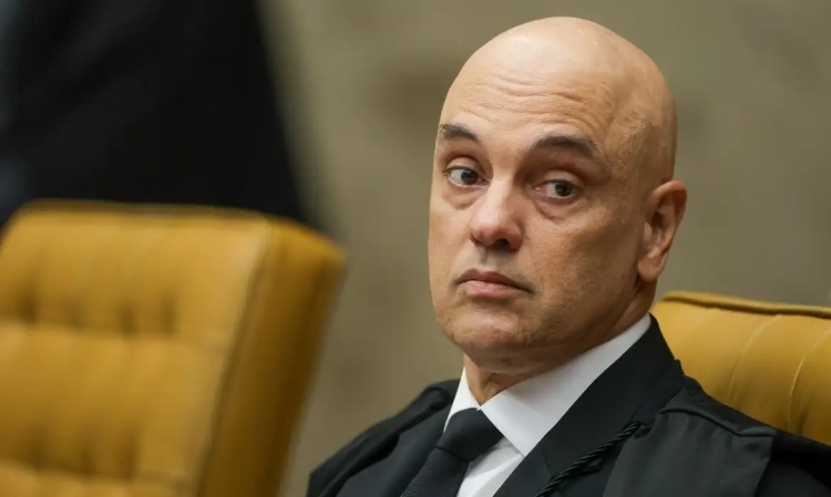 Moraes autoriza vigilância total na casa de Bolsonaro antes de julgamento por tentativa de golpe