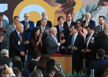 Lula assina decreto para implantação da TV 3.0, nova geração da TV aberta no Brasil