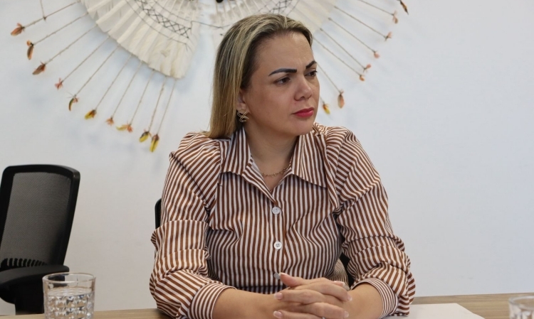 Cláudia de Jesus propõe criação do Dia do Serventuário da Justiça Estadual