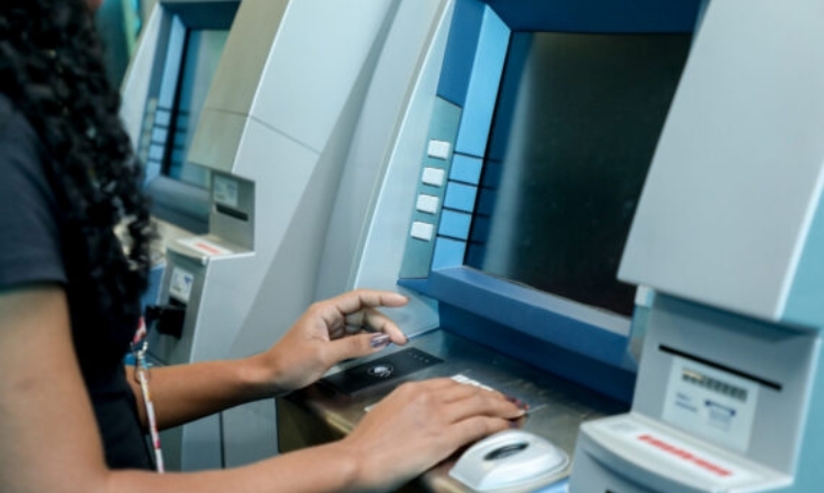 Rondônia paga mais de R$ 33 milhões em benefícios a servidores da Educação