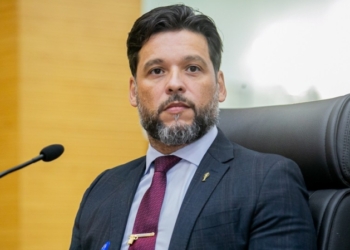 Deputado pede explicações sobre pagamento de horas extras a servidores do Hospital João Paulo II