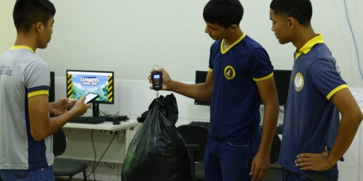 Alunos de Rondônia usam tecnologia para gerar renda e consciência ambiental