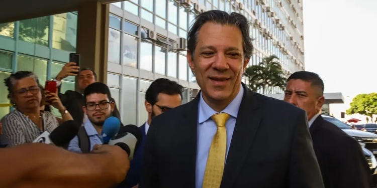 Haddad comemora aprovação da isenção do IR na Câmara: “foi um golaço!”