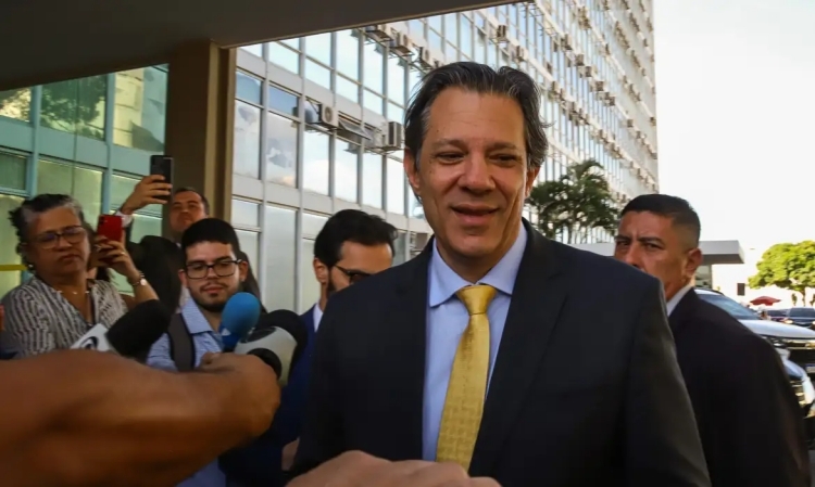 Haddad comemora aprovação da isenção do IR na Câmara: “foi um golaço!”