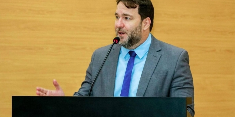 AlexRedano-2-Foto-RafaelOliveira-SecomALERO