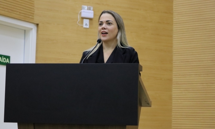 Cláudia-de-Jesus-projeto-obesidade-Foto-Assessoria-Parlamentar